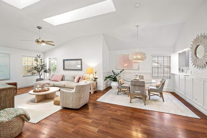 Stunning renovated 2BR/2BA condo in the heart of Boca Raton - photo 6