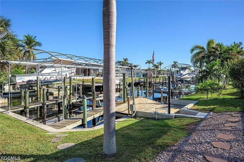 Welcome to your slice of paradise in Southwest Florida. Nestled - photo 38