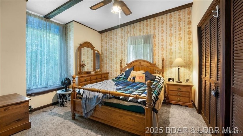 Own a piece of historic Old Linn Creek with this beautiful and - photo 14