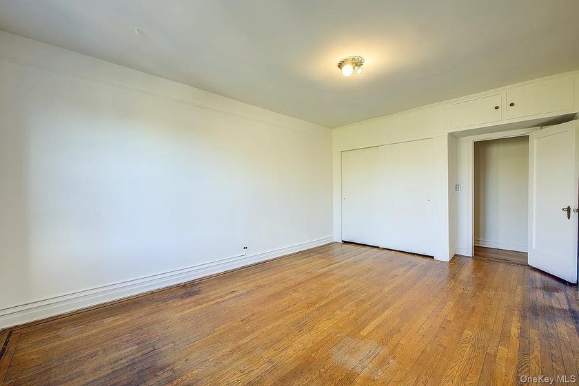 THE UNIT: Welcome to #4J - a sought-after, most-wanted floor - photo 22