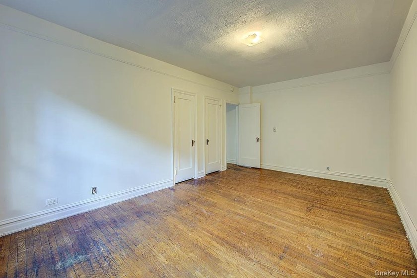 THE UNIT: Welcome to #4J - a sought-after, most-wanted floor - photo 32