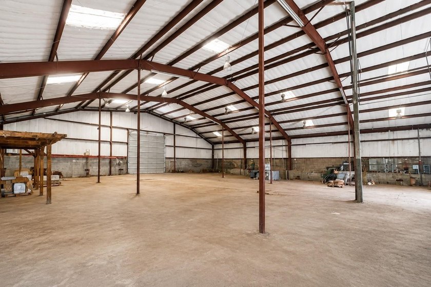 Prime Commercial Opportunity - Over 12,500 Sq. Ft. on 1.65 Acres - photo 4