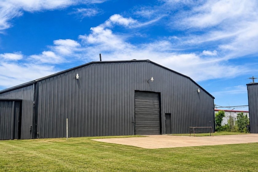 Prime Commercial Opportunity - Over 12,500 Sq. Ft. on 1.65 Acres - photo 7