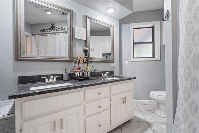 Ready for your new lake home? Holiday Island is the perfect - photo 12
