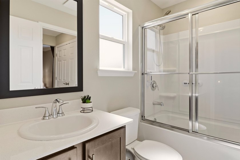 Welcome home to this beautifully updated 3 bedroom, 2.5 bath - photo 31