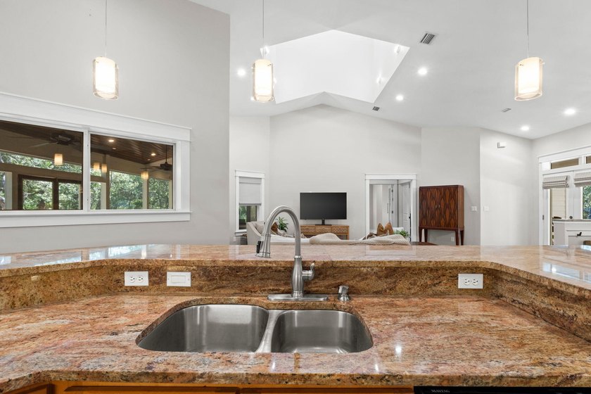 This 4bd PLUS carriage house is tucked away on a secluded - photo 12
