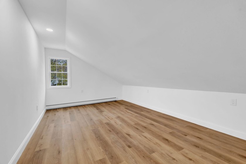 Fully renovated and move-in ready, this stylish yet cozy home - photo 32