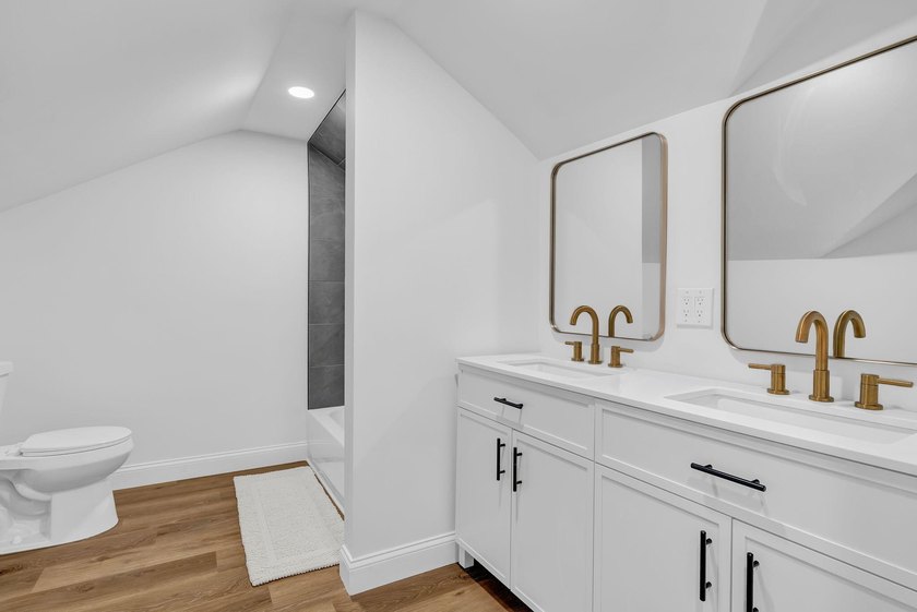 Fully renovated and move-in ready, this stylish yet cozy home - photo 44