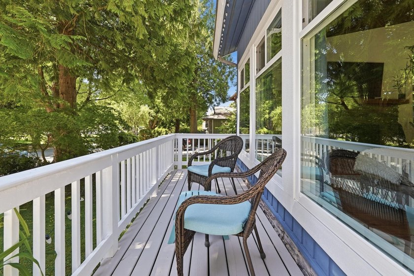 Welcome to this beautifully renovated home in the heart of Ocean - photo 3