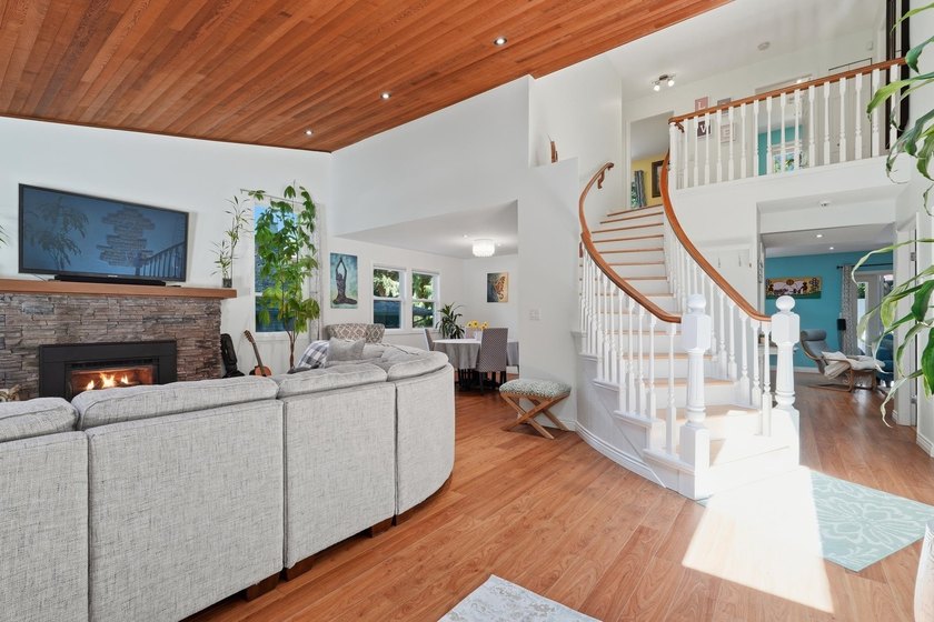 Welcome to this beautifully renovated home in the heart of Ocean - photo 5