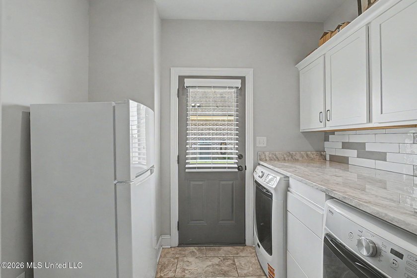 Lewisburg School Zone ~ Lake &amp; Sunset Views ~ Open Concept ~ - photo 40
