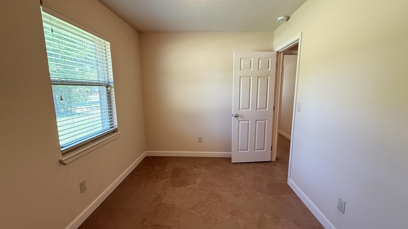 MOVE-IN-READY! 3BR/1.5BA Brick/Hardie Board home conveniently - photo 18