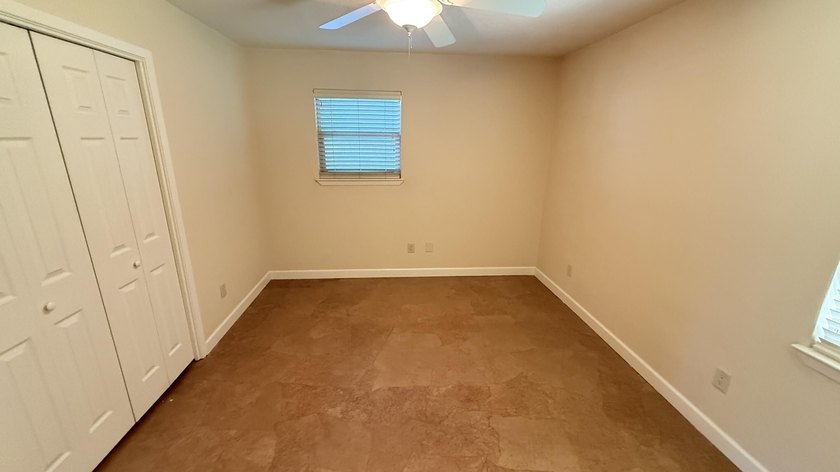MOVE-IN-READY! 3BR/1.5BA Brick/Hardie Board home conveniently - photo 21