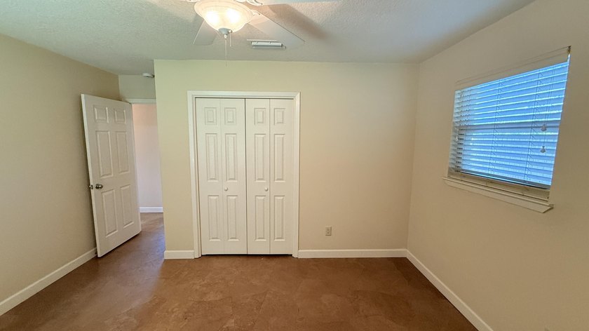 MOVE-IN-READY! 3BR/1.5BA Brick/Hardie Board home conveniently - photo 22