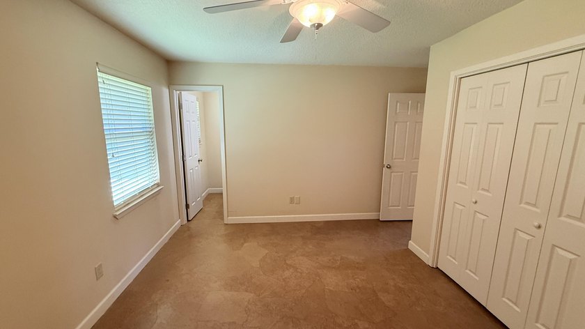 MOVE-IN-READY! 3BR/1.5BA Brick/Hardie Board home conveniently - photo 23