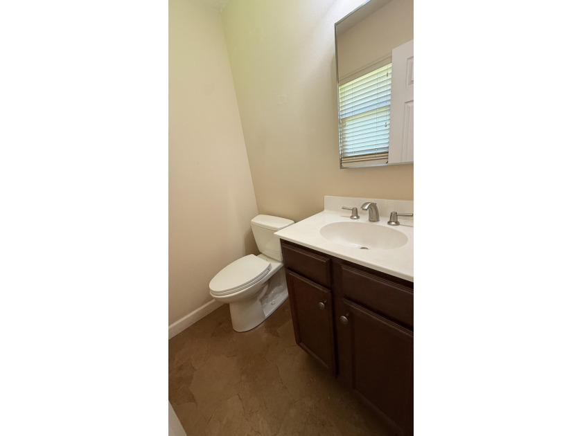 MOVE-IN-READY! 3BR/1.5BA Brick/Hardie Board home conveniently - photo 25