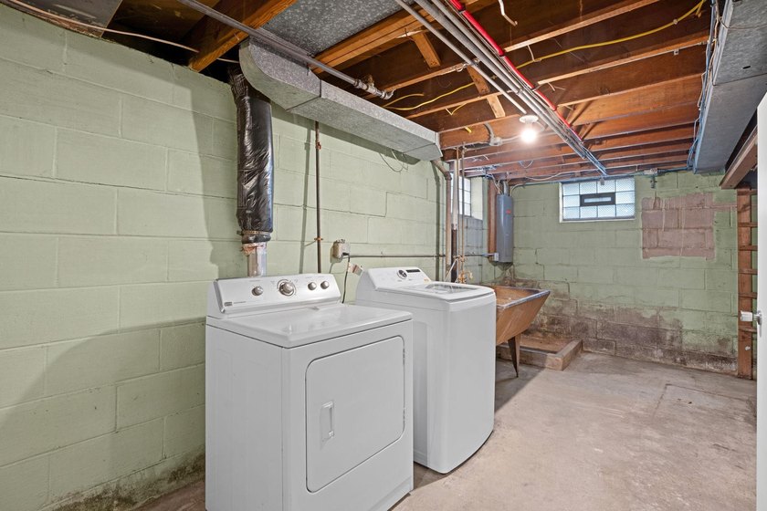 Fresh renovations and a thoughtful layout make this 3-bedroom - photo 28