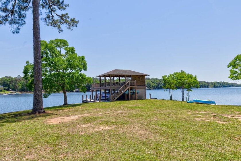 Stunning DEEDED 5.36 acres lake front property at Lake Harding - photo 8