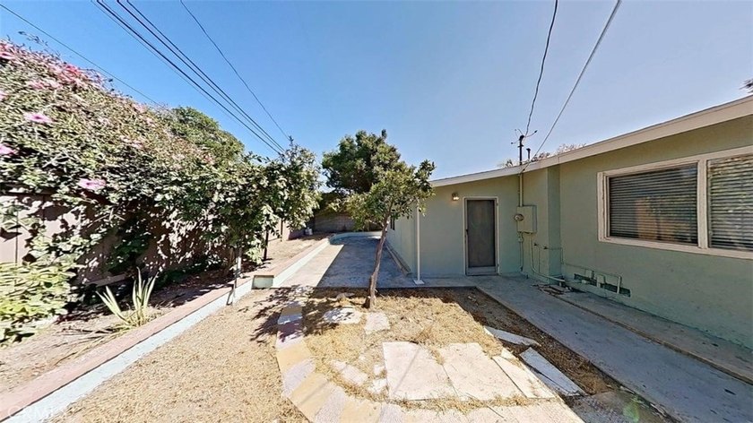 Great opportunity to own a newly remodeled Santa Ana home priced - photo 26