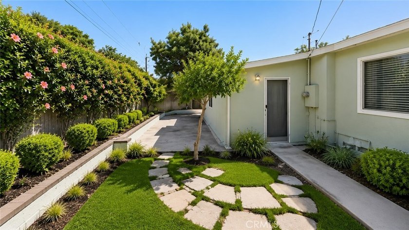 Great opportunity to own a newly remodeled Santa Ana home priced - photo 27