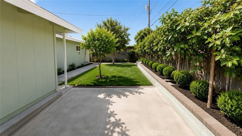 Great opportunity to own a newly remodeled Santa Ana home priced - photo 31