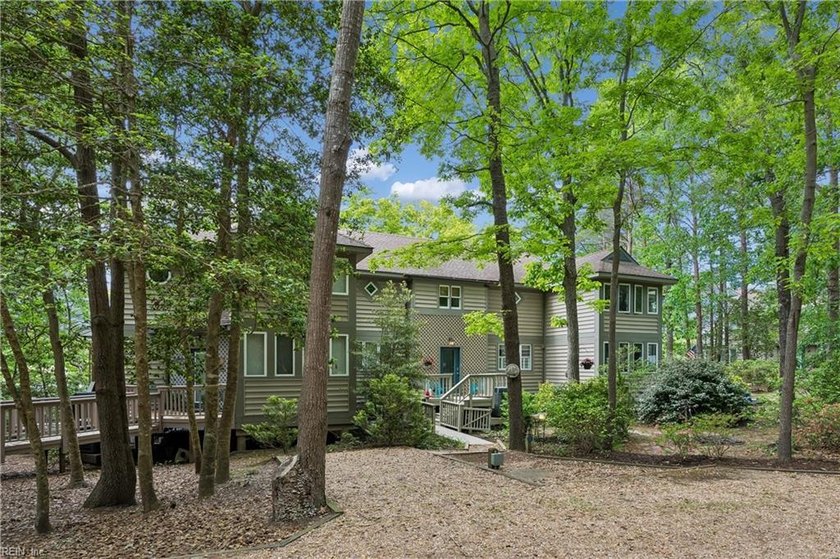 Step into this beautifully updated condo just in time for summer - photo 3