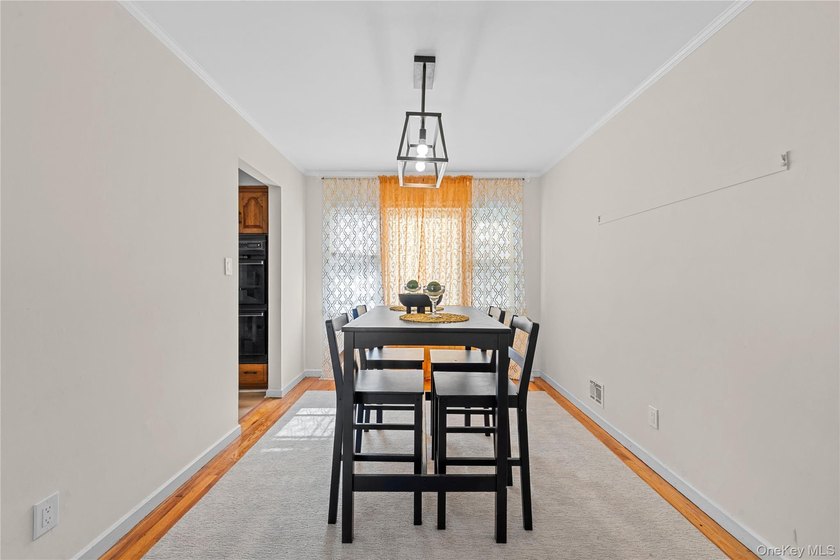 Welcome to Historic Addisleigh Park. This beautifully renovated - photo 12
