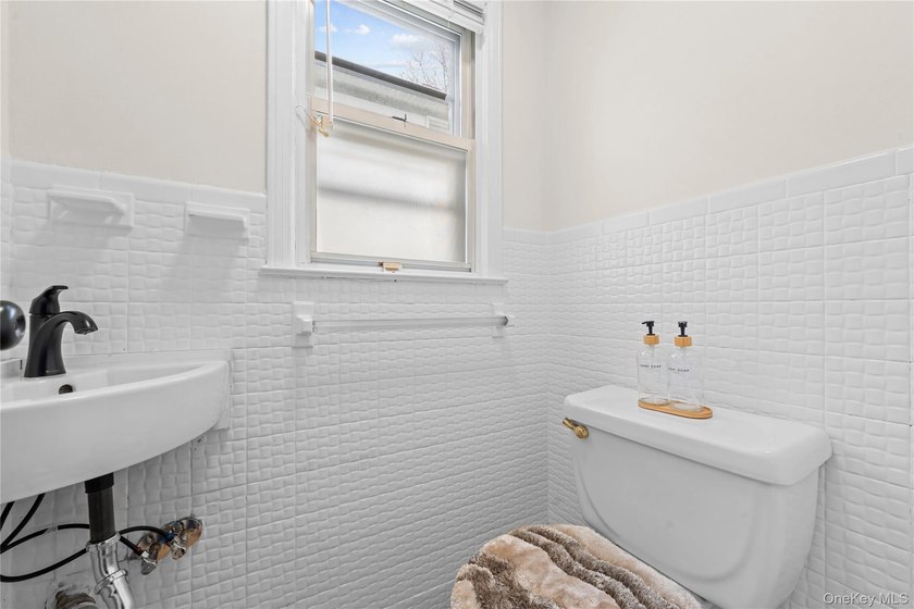 Welcome to Historic Addisleigh Park. This beautifully renovated - photo 20