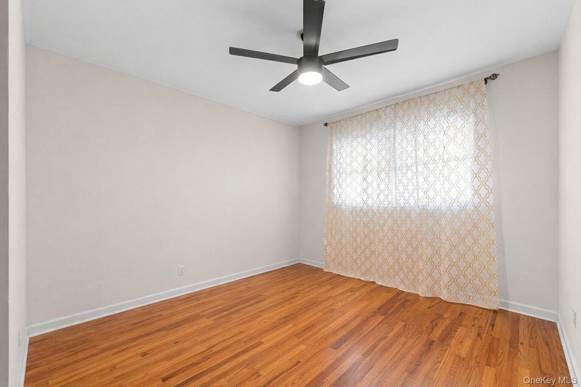 Welcome to Historic Addisleigh Park. This beautifully renovated - photo 25