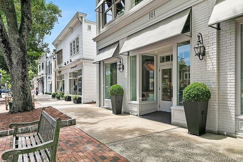 Welcome to your private Hamptons retreat. This beautifully - photo 37