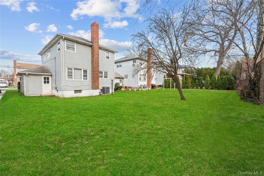 Welcome to Historic Addisleigh Park. This beautifully renovated - photo 38