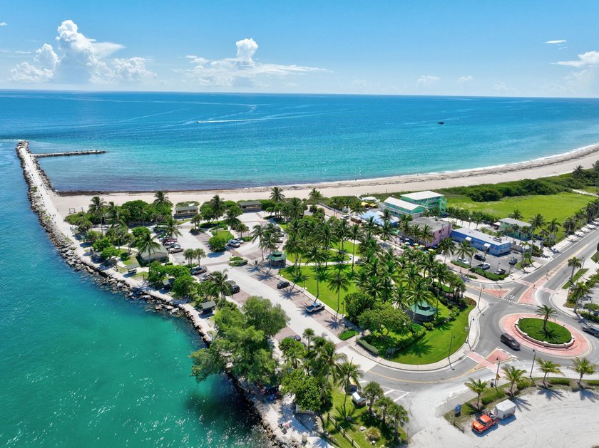 Beautiful upgraded pool home on South Hutchinson Island in - photo 3