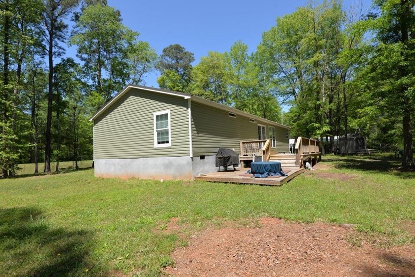 Conveniently located near Lake Sinclair and just minutes from - photo 13