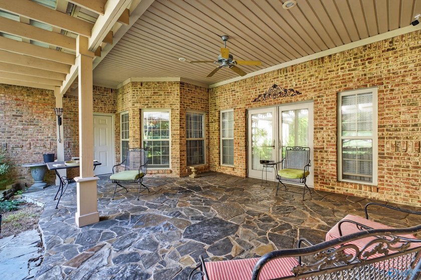 Custom one-owner home in Hampton Cove's sought-after - photo 16