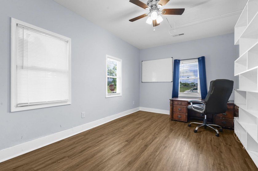 Lovely corner lot home! The homeowner purchased the adjacent lot - photo 20