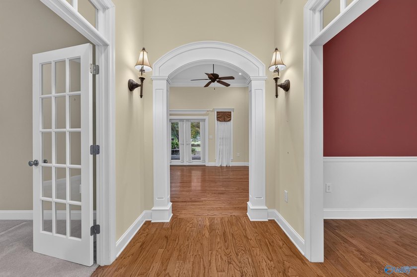 Custom one-owner home in Hampton Cove's sought-after - photo 20