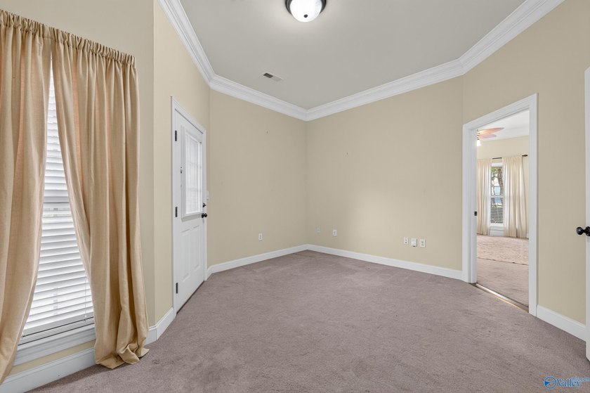 Custom one-owner home in Hampton Cove's sought-after - photo 21