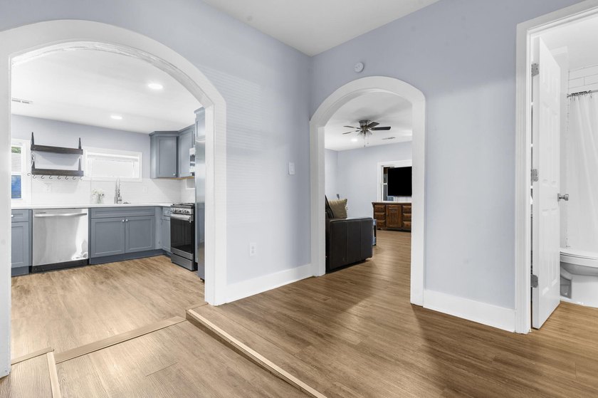 Lovely corner lot home! The homeowner purchased the adjacent lot - photo 23