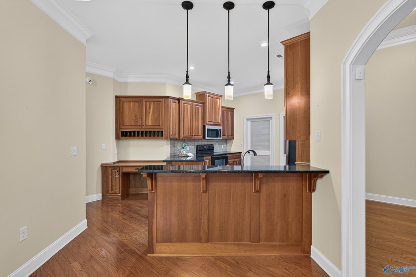 Custom one-owner home in Hampton Cove's sought-after - photo 28