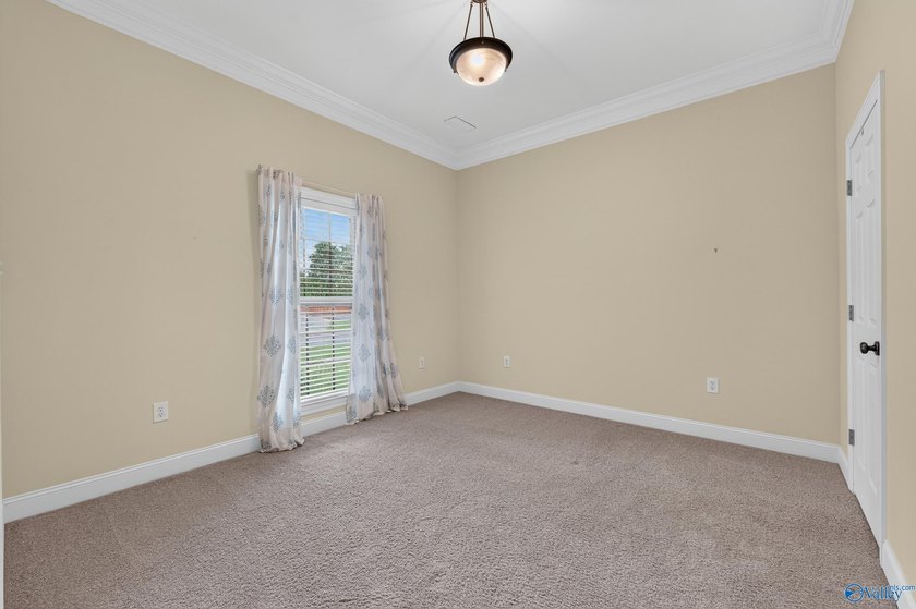 Custom one-owner home in Hampton Cove's sought-after - photo 36
