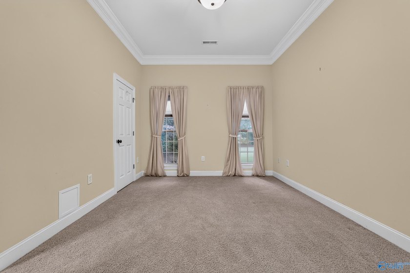 Custom one-owner home in Hampton Cove's sought-after - photo 44