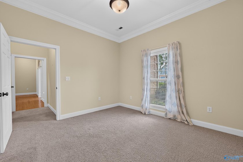 Custom one-owner home in Hampton Cove's sought-after - photo 50