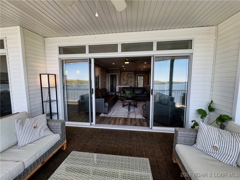 Spectacular views, incredible location, move-in ready, updated - photo 14