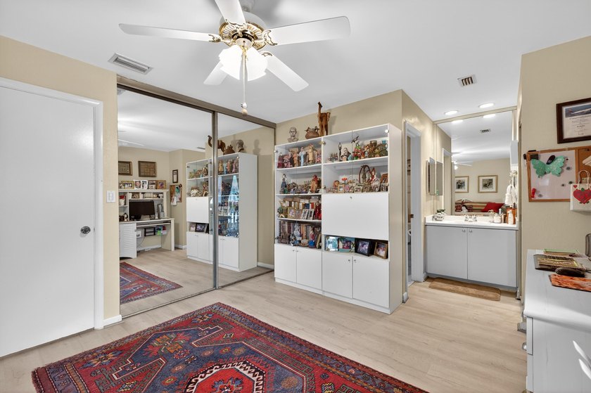 Charming 2 bed | 2.5 bath, 2-story townhouse offering a - photo 14