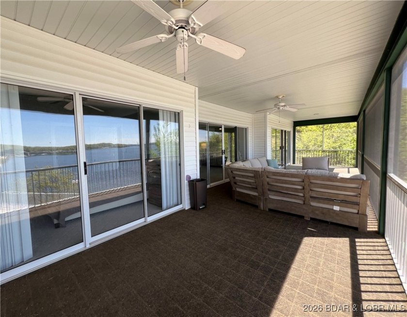 Spectacular views, incredible location, move-in ready, updated - photo 23