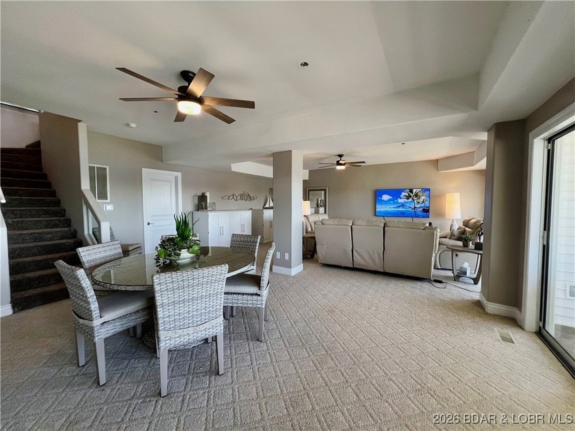 Spectacular views, incredible location, move-in ready, updated - photo 25