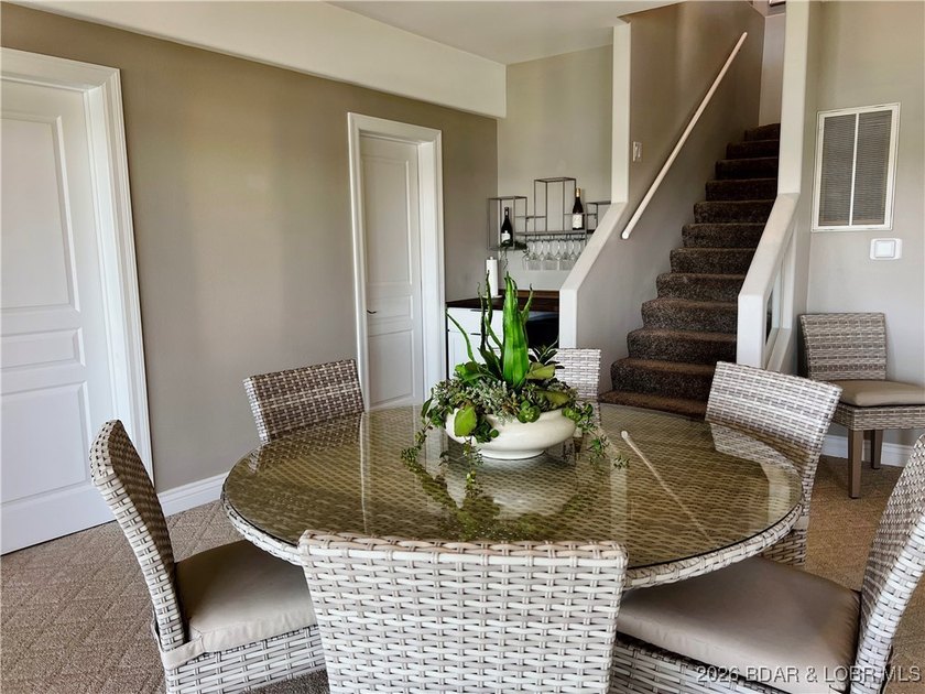 Spectacular views, incredible location, move-in ready, updated - photo 26