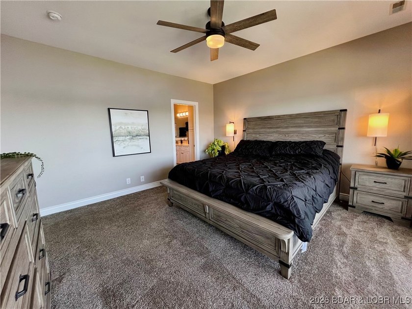 Spectacular views, incredible location, move-in ready, updated - photo 30