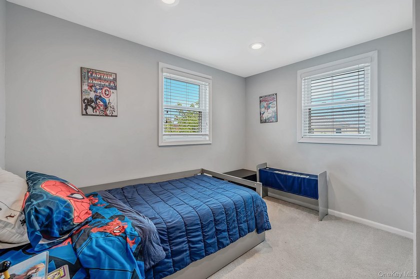 Welcome to this beautifully appointed Colonial, where timeless - photo 32