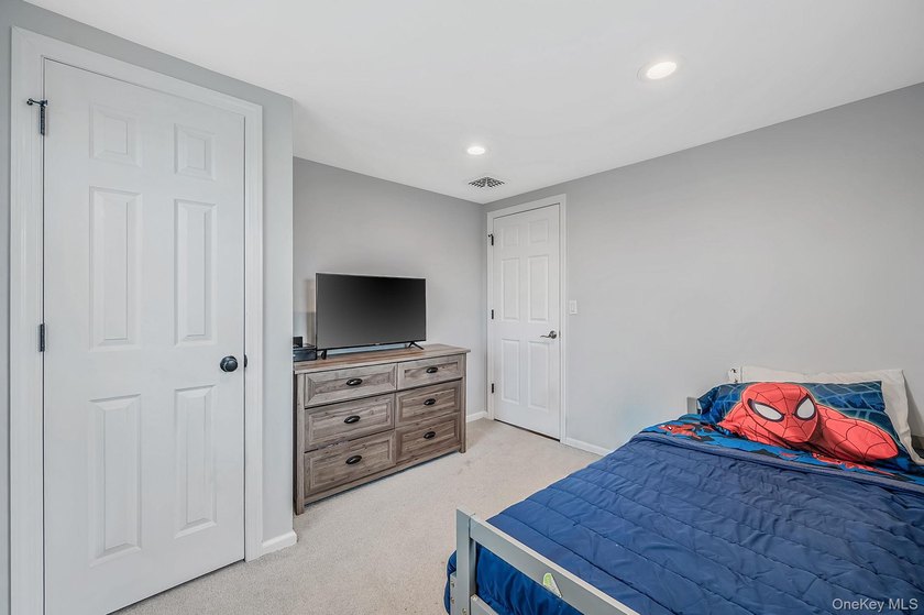 Welcome to this beautifully appointed Colonial, where timeless - photo 33